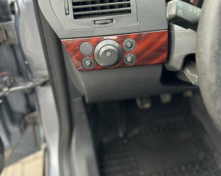 Серый Опель Астра, объемом двигателя 1.6 л и пробегом 250 тыс. км за 4600 $, фото 8 на Automoto.ua