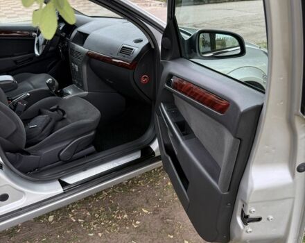 Серый Опель Астра, объемом двигателя 1.6 л и пробегом 252 тыс. км за 5500 $, фото 10 на Automoto.ua