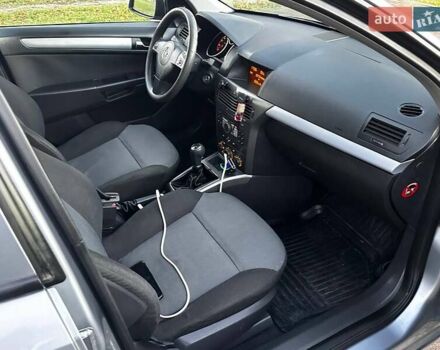 Серый Опель Астра, объемом двигателя 1.6 л и пробегом 251 тыс. км за 4750 $, фото 14 на Automoto.ua