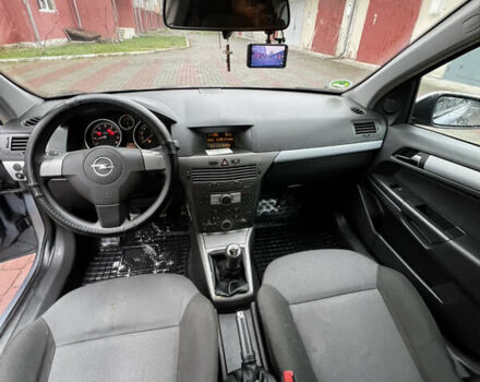 Серый Опель Астра, объемом двигателя 1.6 л и пробегом 226 тыс. км за 4500 $, фото 19 на Automoto.ua