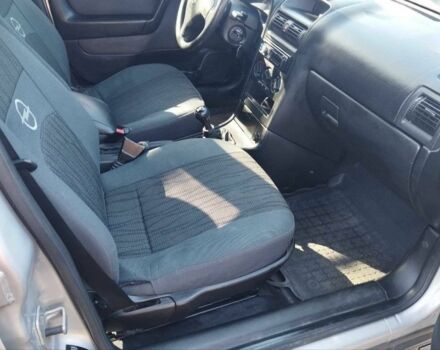 Серый Опель Астра, объемом двигателя 1.6 л и пробегом 120 тыс. км за 4500 $, фото 13 на Automoto.ua