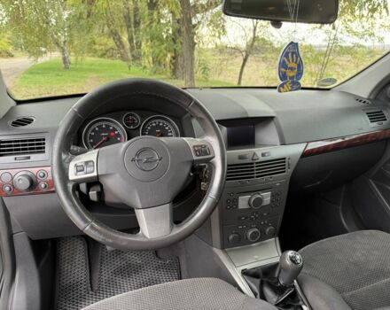 Серый Опель Астра, объемом двигателя 1.6 л и пробегом 252 тыс. км за 5500 $, фото 2 на Automoto.ua