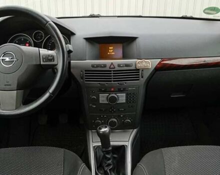 Серый Опель Астра, объемом двигателя 1.7 л и пробегом 270 тыс. км за 4999 $, фото 2 на Automoto.ua