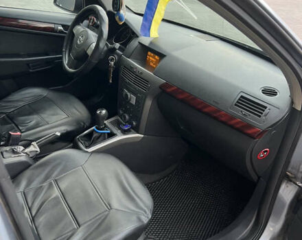 Серый Опель Астра, объемом двигателя 1.6 л и пробегом 236 тыс. км за 4300 $, фото 9 на Automoto.ua