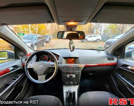 Серый Опель Астра, объемом двигателя 1.7 л и пробегом 260 тыс. км за 4950 $, фото 7 на Automoto.ua