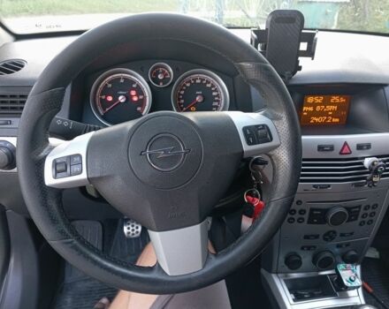 Серый Опель Астра, объемом двигателя 1.7 л и пробегом 280 тыс. км за 5000 $, фото 12 на Automoto.ua