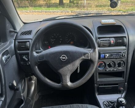 Серый Опель Астра, объемом двигателя 1.6 л и пробегом 119 тыс. км за 3200 $, фото 7 на Automoto.ua
