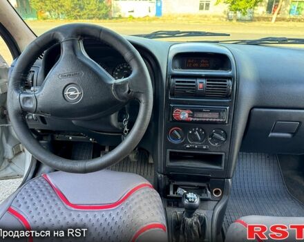 Серый Опель Астра, объемом двигателя 1.6 л и пробегом 513 тыс. км за 2500 $, фото 4 на Automoto.ua