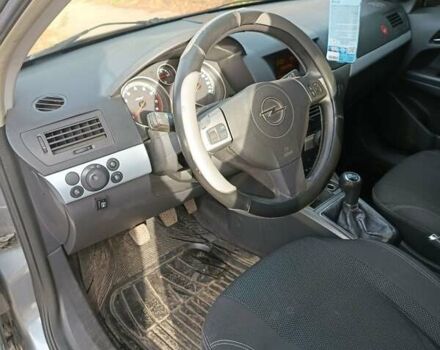 Серый Опель Астра, объемом двигателя 1.6 л и пробегом 262 тыс. км за 4500 $, фото 2 на Automoto.ua