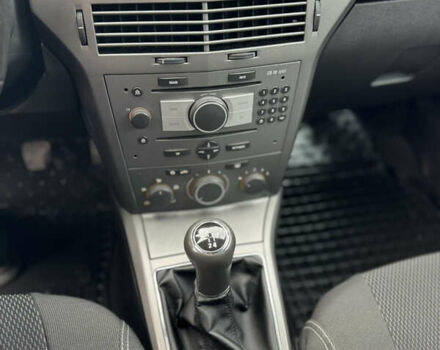 Серый Опель Астра, объемом двигателя 1.6 л и пробегом 250 тыс. км за 4600 $, фото 7 на Automoto.ua