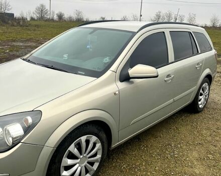 Серый Опель Астра, объемом двигателя 1.6 л и пробегом 242 тыс. км за 4100 $, фото 1 на Automoto.ua