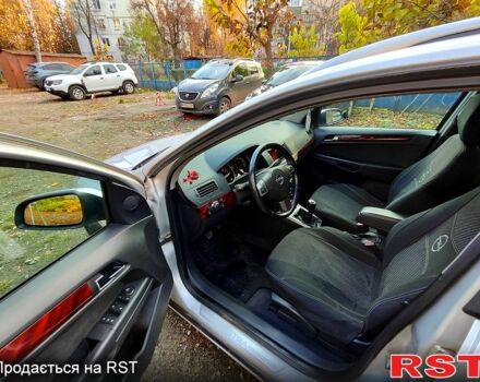 Серый Опель Астра, объемом двигателя 1.7 л и пробегом 260 тыс. км за 4950 $, фото 8 на Automoto.ua