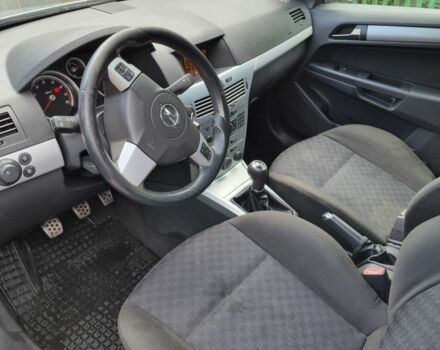 Серый Опель Астра, объемом двигателя 1.6 л и пробегом 364 тыс. км за 3999 $, фото 4 на Automoto.ua