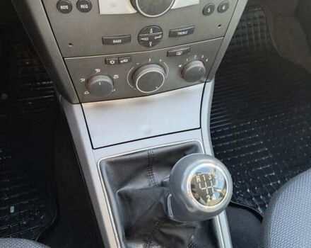 Серый Опель Астра, объемом двигателя 1.6 л и пробегом 280 тыс. км за 3900 $, фото 13 на Automoto.ua