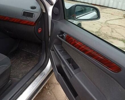 Серый Опель Астра, объемом двигателя 1.7 л и пробегом 270 тыс. км за 4999 $, фото 11 на Automoto.ua