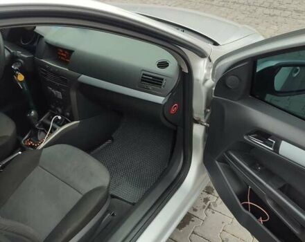 Серый Опель Астра, объемом двигателя 1.6 л и пробегом 281 тыс. км за 4500 $, фото 5 на Automoto.ua