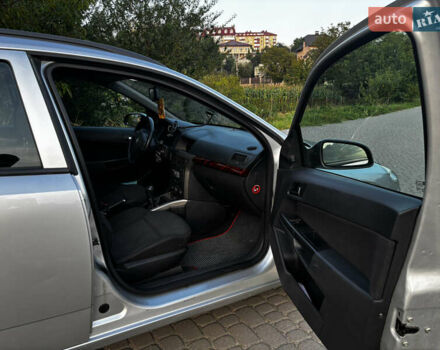 Серый Опель Астра, объемом двигателя 1.69 л и пробегом 304 тыс. км за 4250 $, фото 6 на Automoto.ua