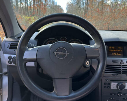 Серый Опель Астра, объемом двигателя 1.7 л и пробегом 324 тыс. км за 4200 $, фото 15 на Automoto.ua