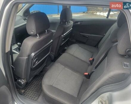 Серый Опель Астра, объемом двигателя 1.7 л и пробегом 250 тыс. км за 2999 $, фото 2 на Automoto.ua