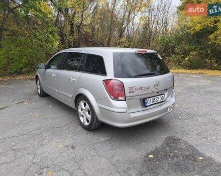 Серый Опель Астра, объемом двигателя 1.8 л и пробегом 349 тыс. км за 3700 $, фото 9 на Automoto.ua