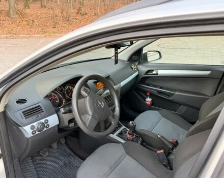 Сірий Опель Астра, об'ємом двигуна 1.7 л та пробігом 390 тис. км за 5000 $, фото 7 на Automoto.ua