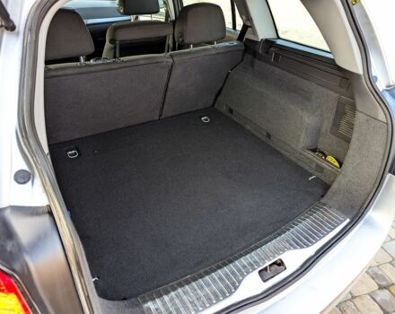 Серый Опель Астра, объемом двигателя 1.6 л и пробегом 246 тыс. км за 4100 $, фото 13 на Automoto.ua