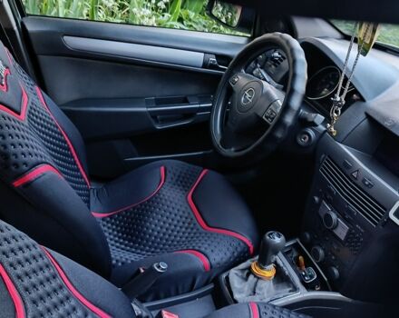 Серый Опель Астра, объемом двигателя 1.9 л и пробегом 330 тыс. км за 1850 $, фото 6 на Automoto.ua