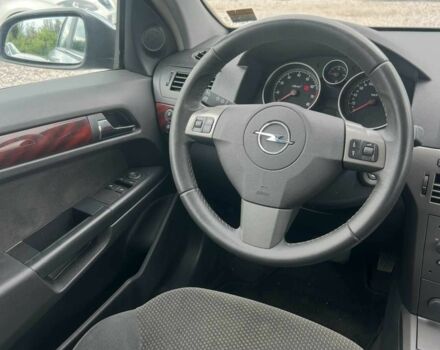 Серый Опель Астра, объемом двигателя 1.8 л и пробегом 252 тыс. км за 6200 $, фото 6 на Automoto.ua