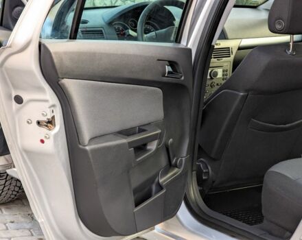 Серый Опель Астра, объемом двигателя 1.6 л и пробегом 246 тыс. км за 4100 $, фото 17 на Automoto.ua