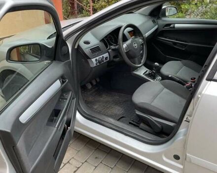 Серый Опель Астра, объемом двигателя 1.6 л и пробегом 221 тыс. км за 5550 $, фото 4 на Automoto.ua