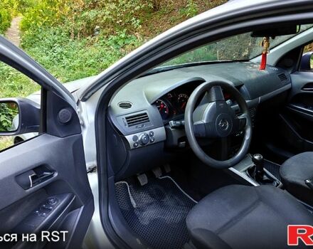 Серый Опель Астра, объемом двигателя 1.7 л и пробегом 400 тыс. км за 3500 $, фото 9 на Automoto.ua