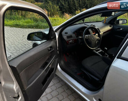 Серый Опель Астра, объемом двигателя 1.69 л и пробегом 304 тыс. км за 4250 $, фото 5 на Automoto.ua