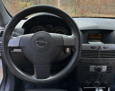 Серый Опель Астра, объемом двигателя 1.7 л и пробегом 324 тыс. км за 4200 $, фото 10 на Automoto.ua