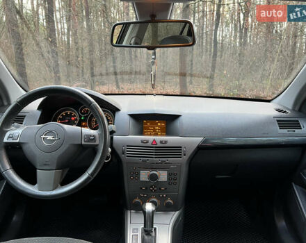 Серый Опель Астра, объемом двигателя 1.8 л и пробегом 300 тыс. км за 5800 $, фото 13 на Automoto.ua