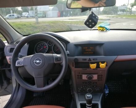 Серый Опель Астра, объемом двигателя 1.4 л и пробегом 250 тыс. км за 4300 $, фото 5 на Automoto.ua