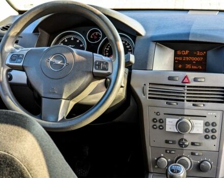 Серый Опель Астра, объемом двигателя 1.6 л и пробегом 246 тыс. км за 4100 $, фото 21 на Automoto.ua