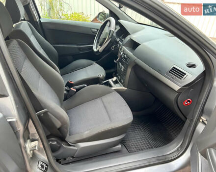 Серый Опель Астра, объемом двигателя 1.6 л и пробегом 238 тыс. км за 6500 $, фото 9 на Automoto.ua