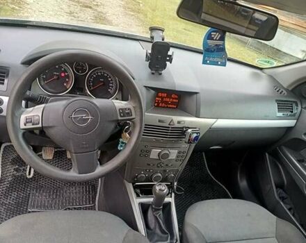 Серый Опель Астра, объемом двигателя 1.4 л и пробегом 250 тыс. км за 4000 $, фото 1 на Automoto.ua