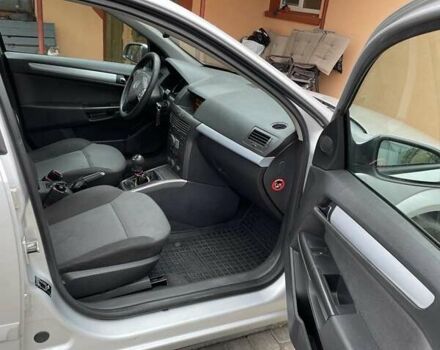 Серый Опель Астра, объемом двигателя 1.6 л и пробегом 221 тыс. км за 5550 $, фото 5 на Automoto.ua