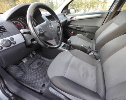 Серый Опель Астра, объемом двигателя 1.2 л и пробегом 250 тыс. км за 3650 $, фото 4 на Automoto.ua