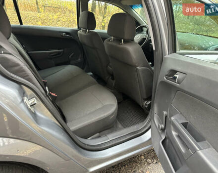 Серый Опель Астра, объемом двигателя 1.8 л и пробегом 200 тыс. км за 5000 $, фото 26 на Automoto.ua