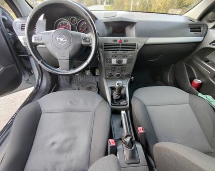 Серый Опель Астра, объемом двигателя 1.2 л и пробегом 250 тыс. км за 3650 $, фото 6 на Automoto.ua