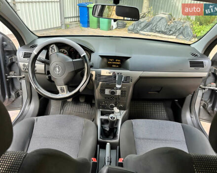 Серый Опель Астра, объемом двигателя 1.6 л и пробегом 238 тыс. км за 6500 $, фото 21 на Automoto.ua