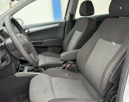 Сірий Опель Астра, об'ємом двигуна 1.69 л та пробігом 257 тис. км за 4950 $, фото 6 на Automoto.ua