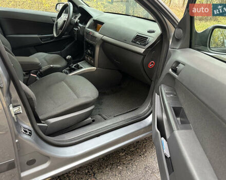 Серый Опель Астра, объемом двигателя 1.8 л и пробегом 200 тыс. км за 5000 $, фото 23 на Automoto.ua