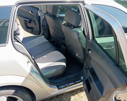 Серый Опель Астра, объемом двигателя 1.7 л и пробегом 296 тыс. км за 5000 $, фото 8 на Automoto.ua