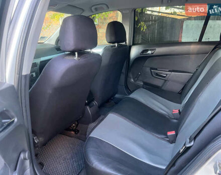 Сірий Опель Астра, об'ємом двигуна 1.69 л та пробігом 271 тис. км за 3800 $, фото 4 на Automoto.ua