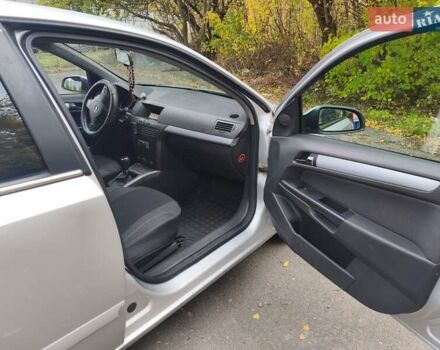 Серый Опель Астра, объемом двигателя 1.8 л и пробегом 349 тыс. км за 3700 $, фото 13 на Automoto.ua