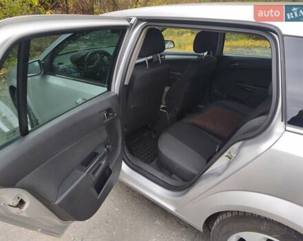 Серый Опель Астра, объемом двигателя 1.8 л и пробегом 349 тыс. км за 3700 $, фото 1 на Automoto.ua