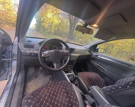 Серый Опель Астра, объемом двигателя 1.7 л и пробегом 334 тыс. км за 4500 $, фото 6 на Automoto.ua